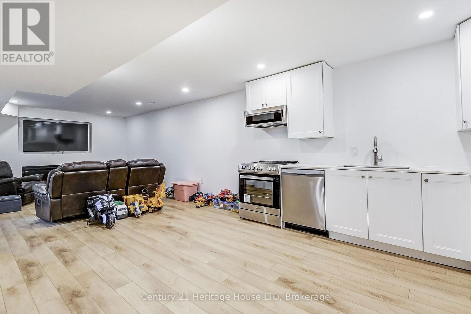 1021 MEADOWOOD STREET Image 26