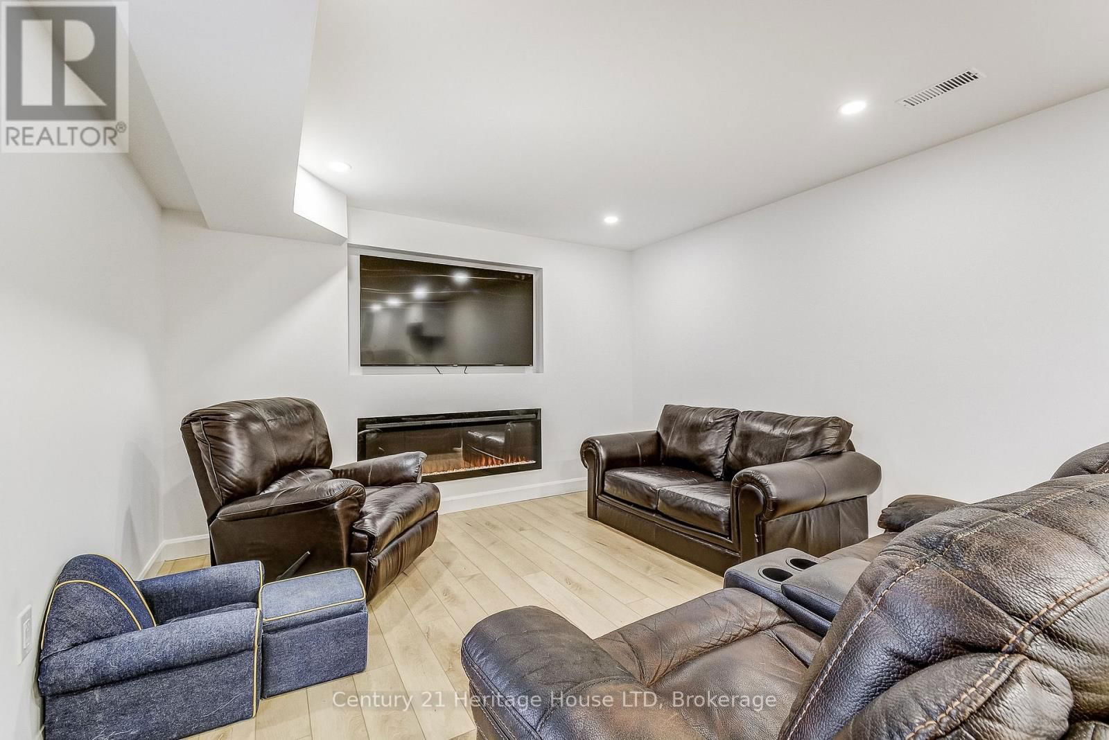 1021 MEADOWOOD STREET Image 27