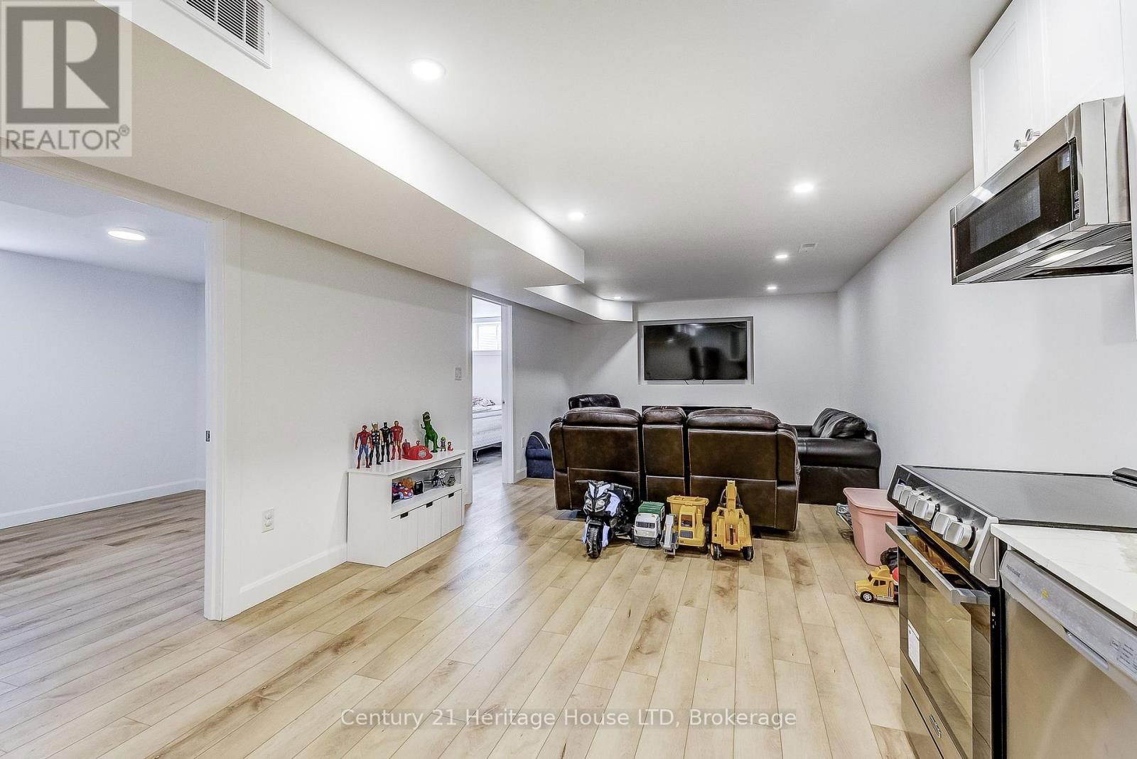 1021 MEADOWOOD STREET Image 28
