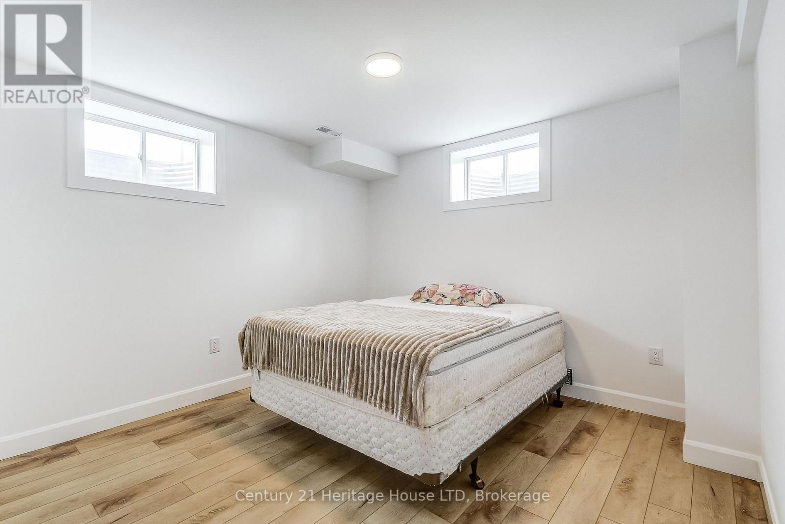 1021 MEADOWOOD STREET Image 31