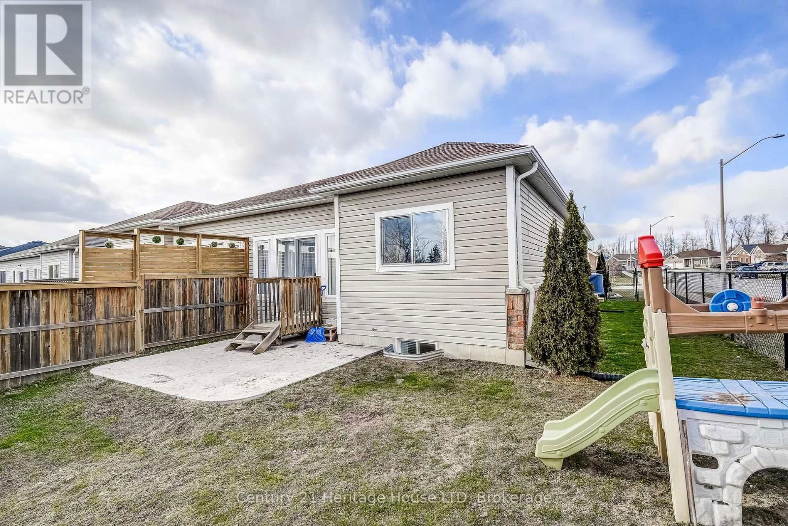 1021 MEADOWOOD STREET Image 32