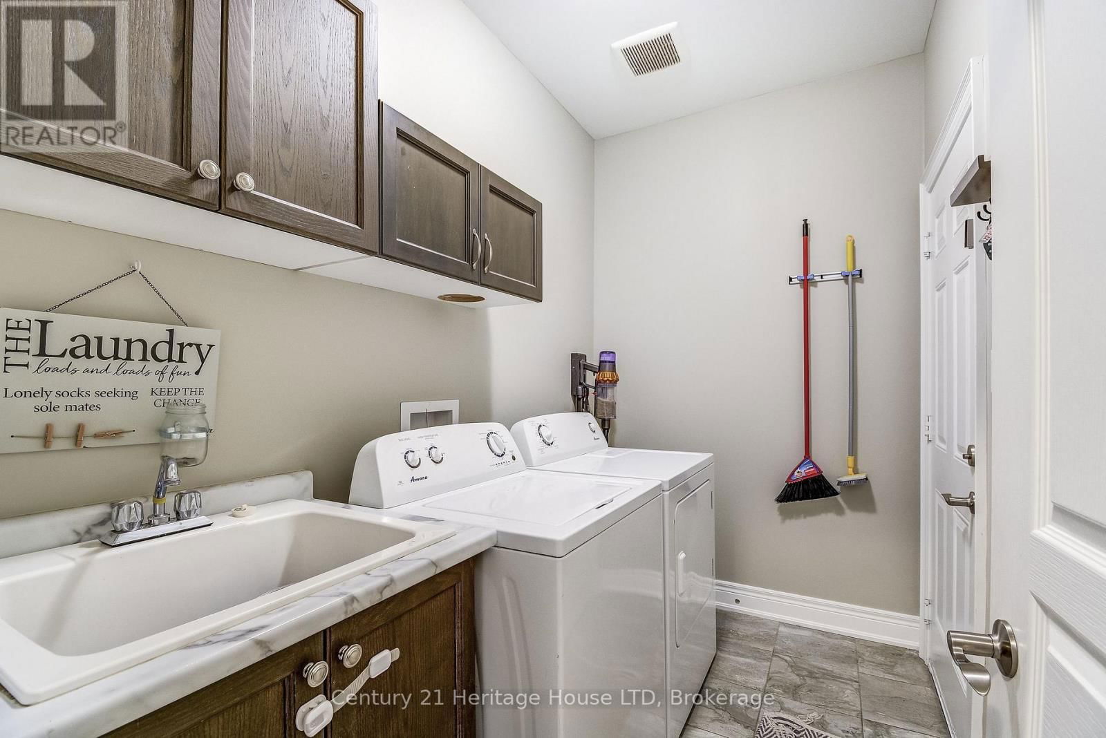1021 MEADOWOOD STREET Image 6