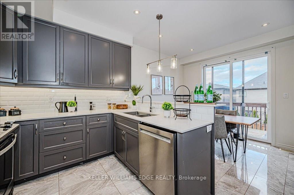 4077 THOMAS STREET Image 15