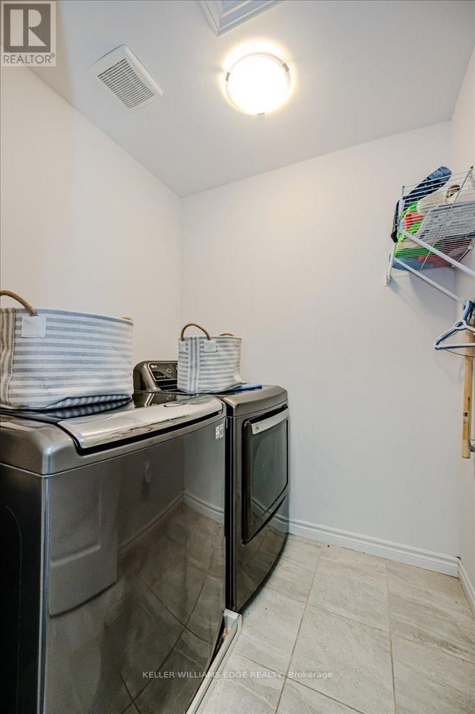 4077 THOMAS STREET Image 36