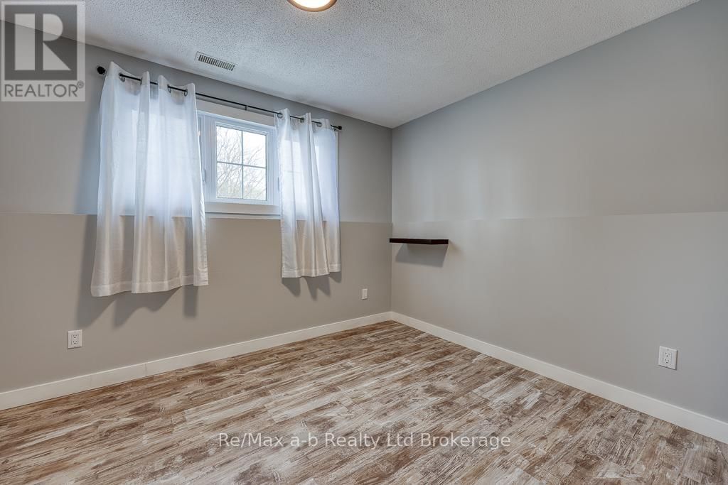 151 BRUCE STREET Image 12