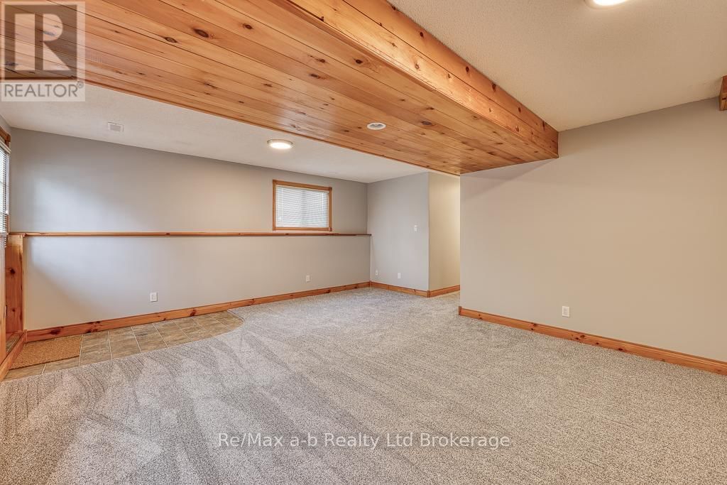 151 BRUCE STREET Image 15