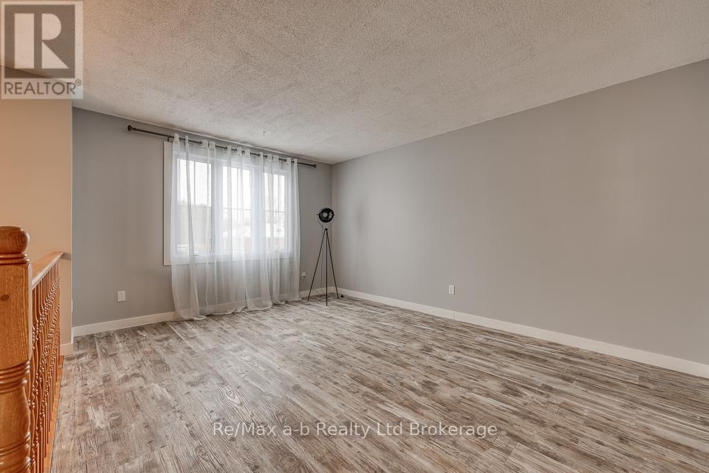 151 BRUCE STREET Image 3