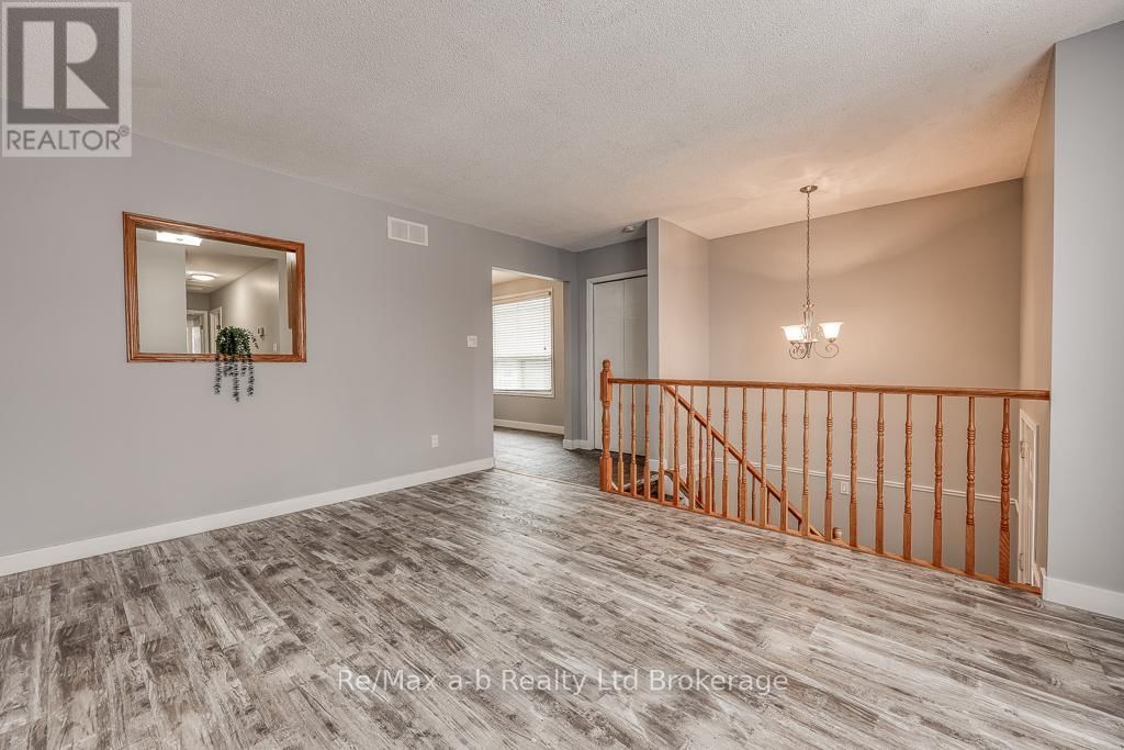 151 BRUCE STREET Image 5