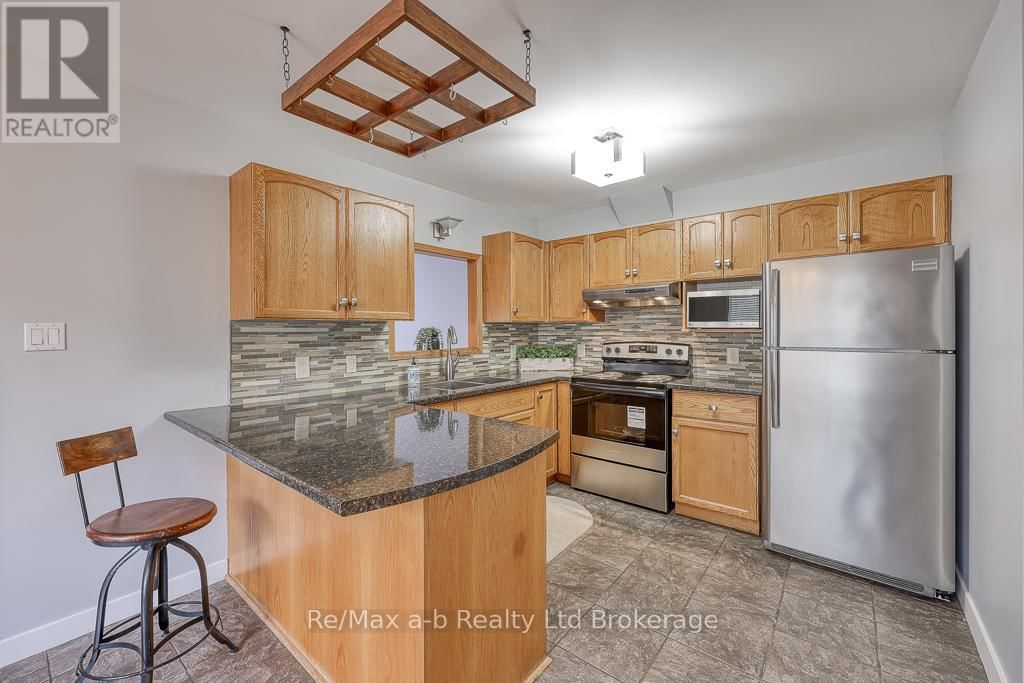 151 BRUCE STREET Image 6