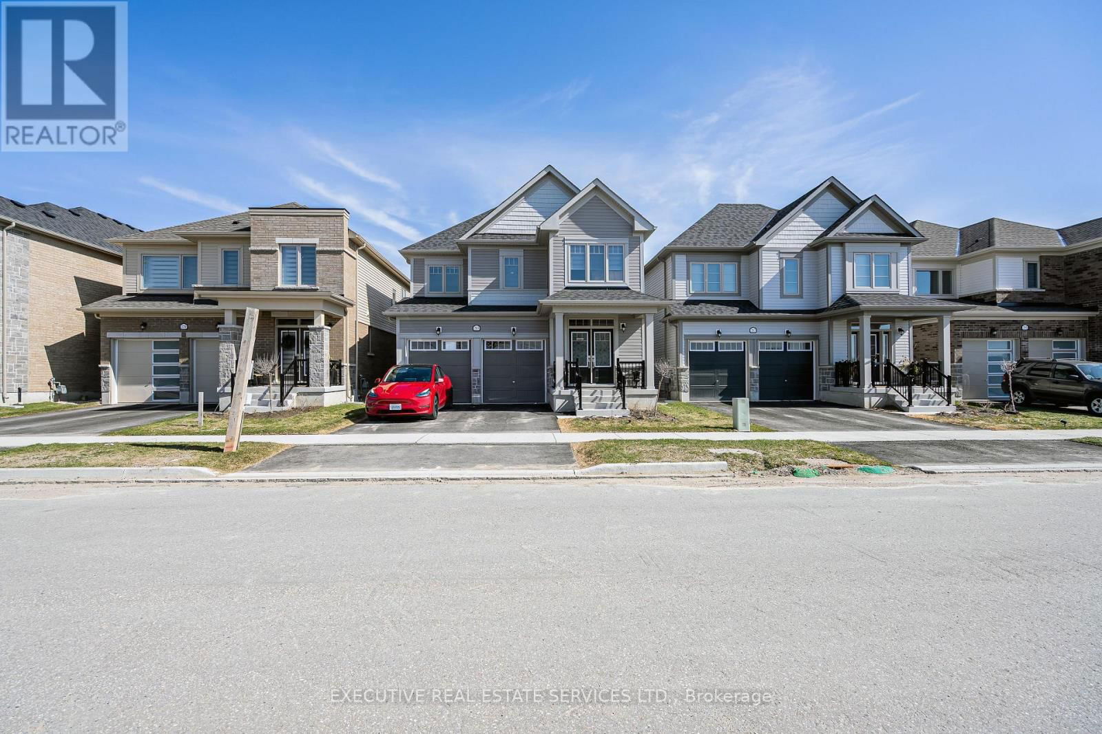 283 REA DRIVE NORTH Image 1