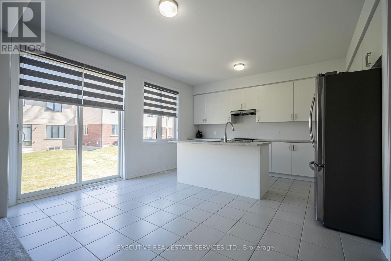 283 REA DRIVE NORTH Image 11