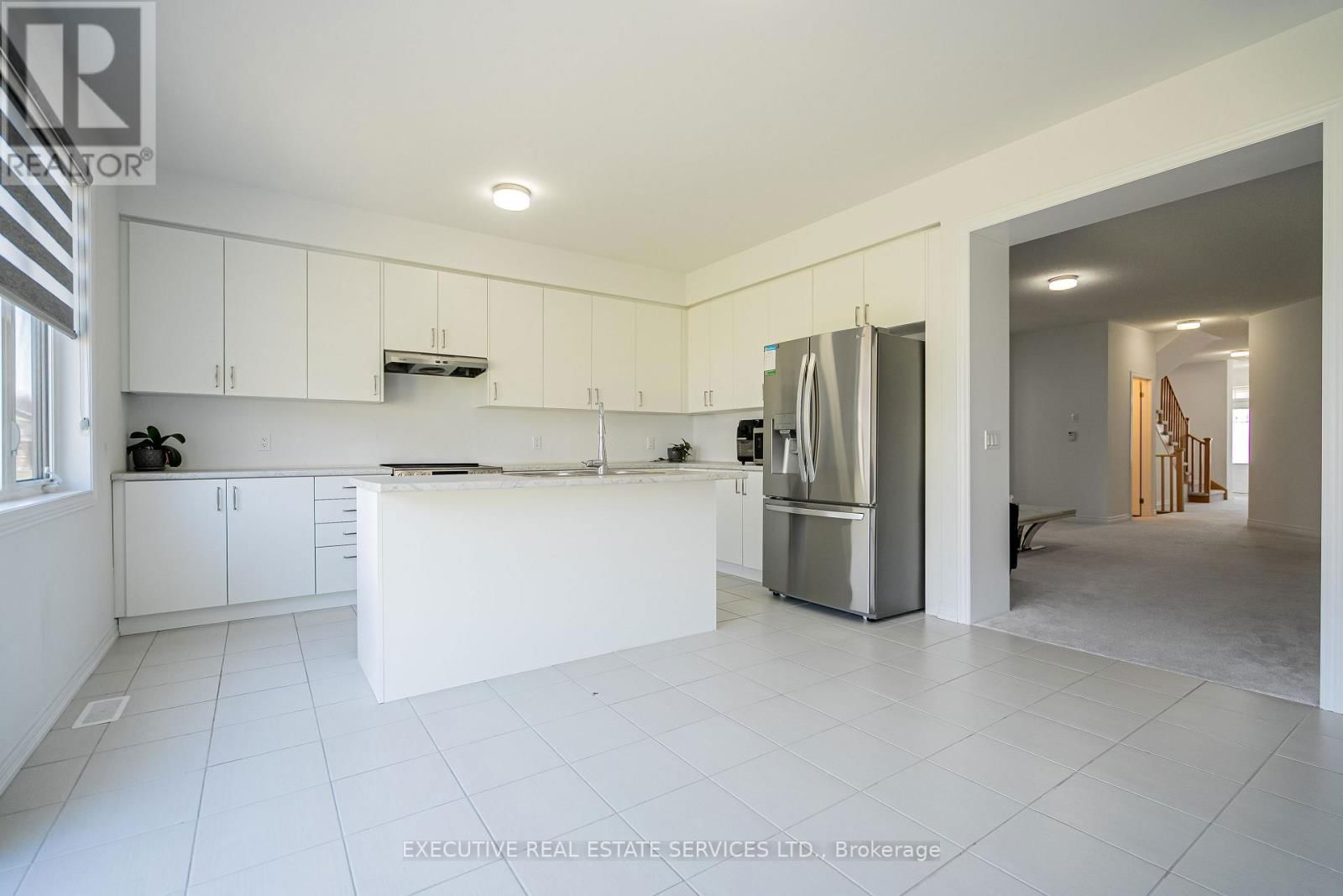 283 REA DRIVE NORTH Image 12
