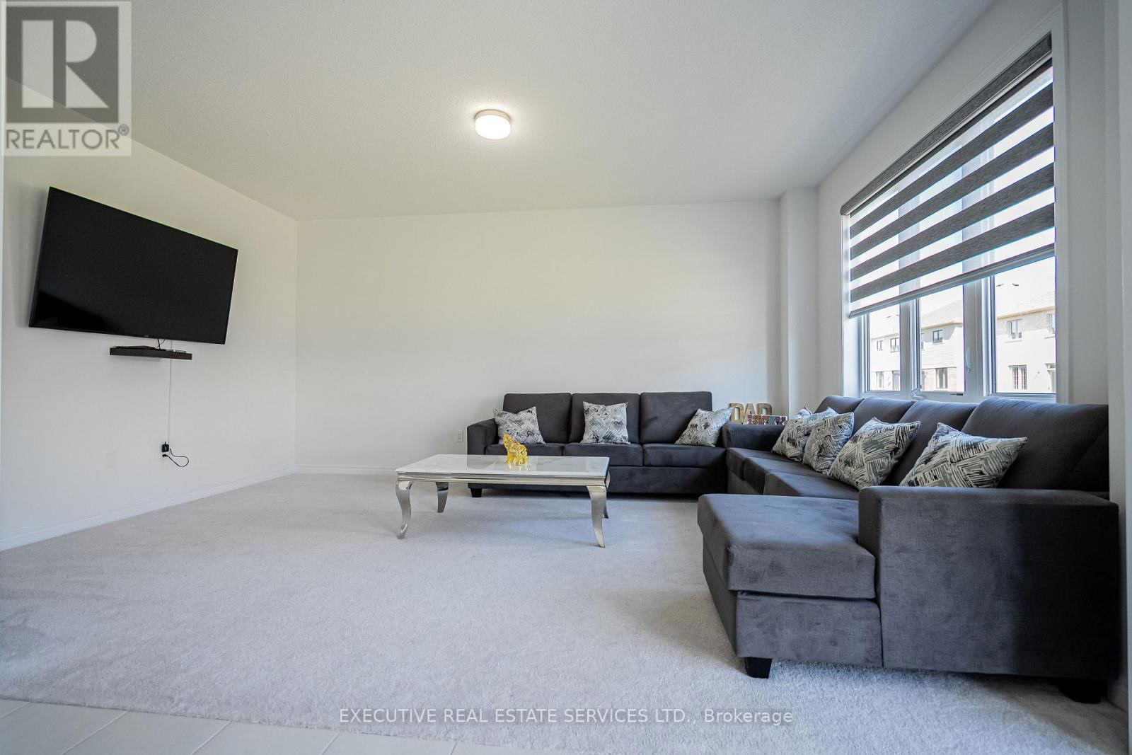 283 REA DRIVE NORTH Image 14
