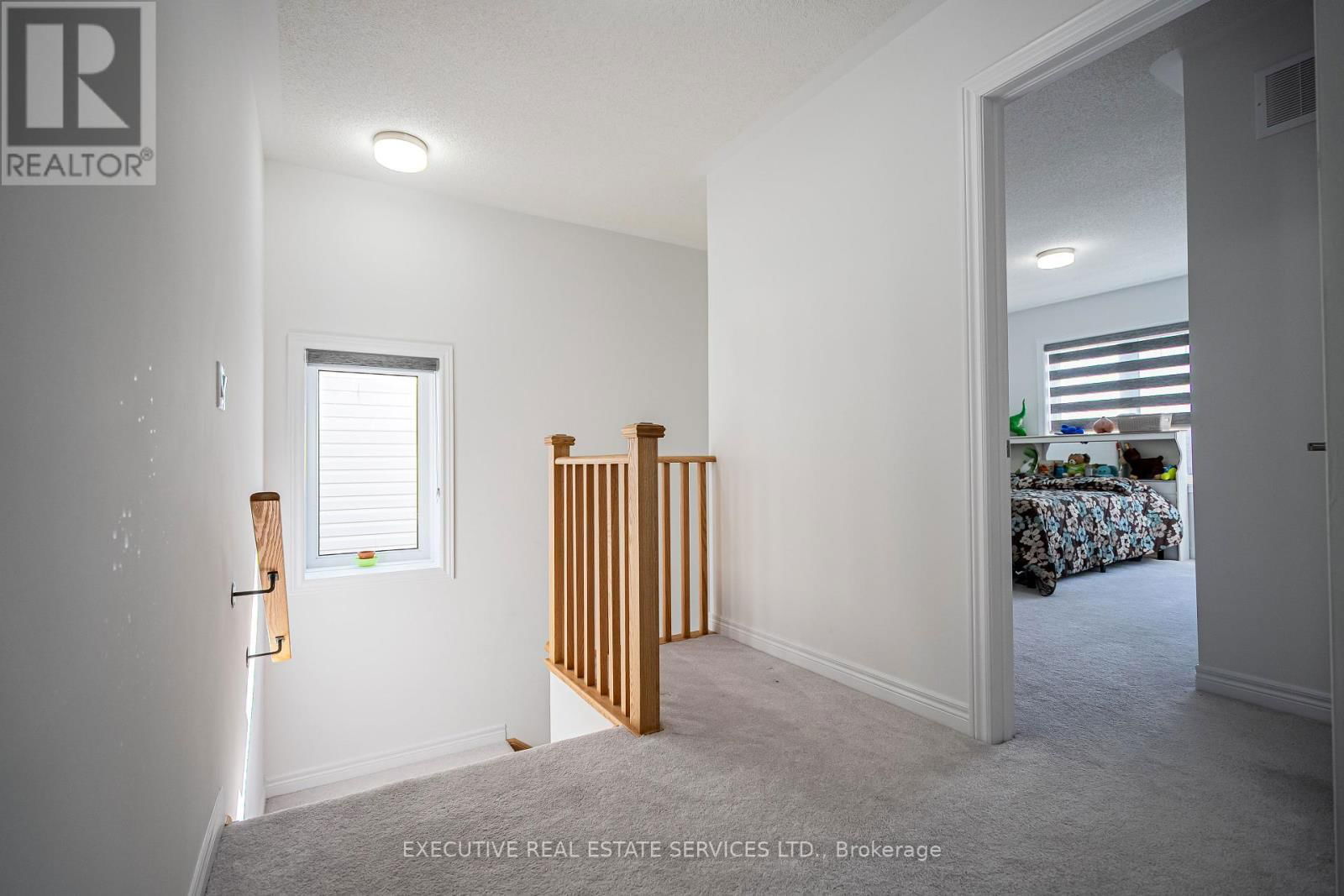283 REA DRIVE NORTH Image 18