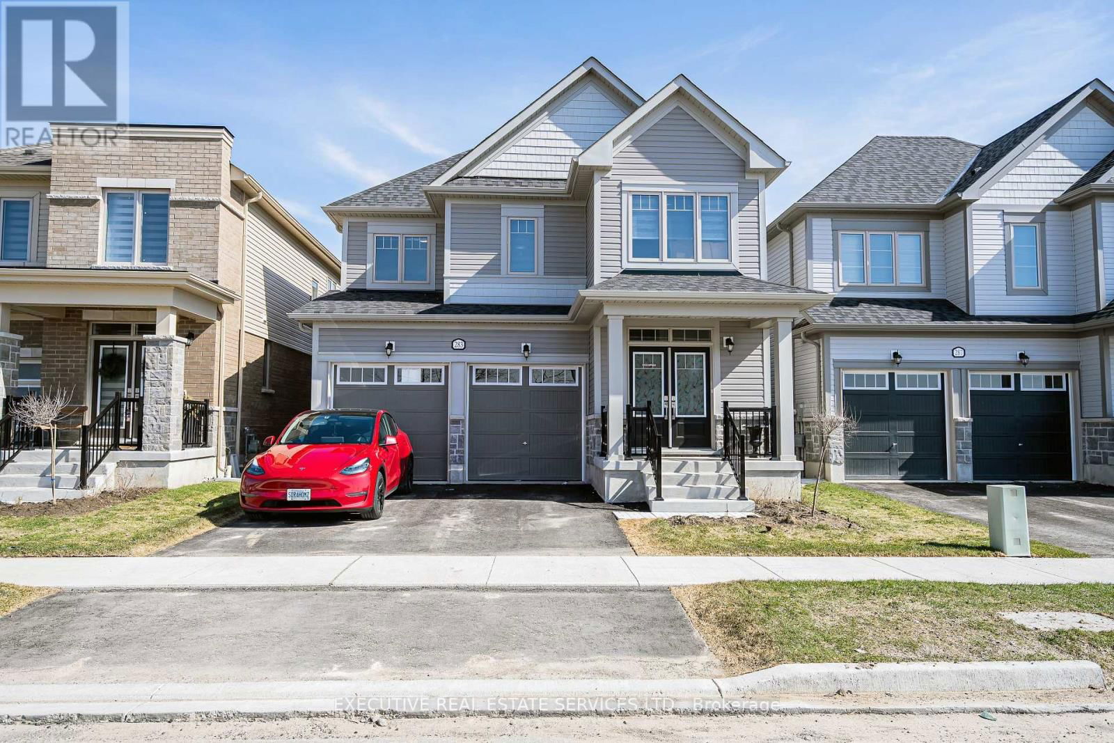 283 REA DRIVE NORTH Image 2