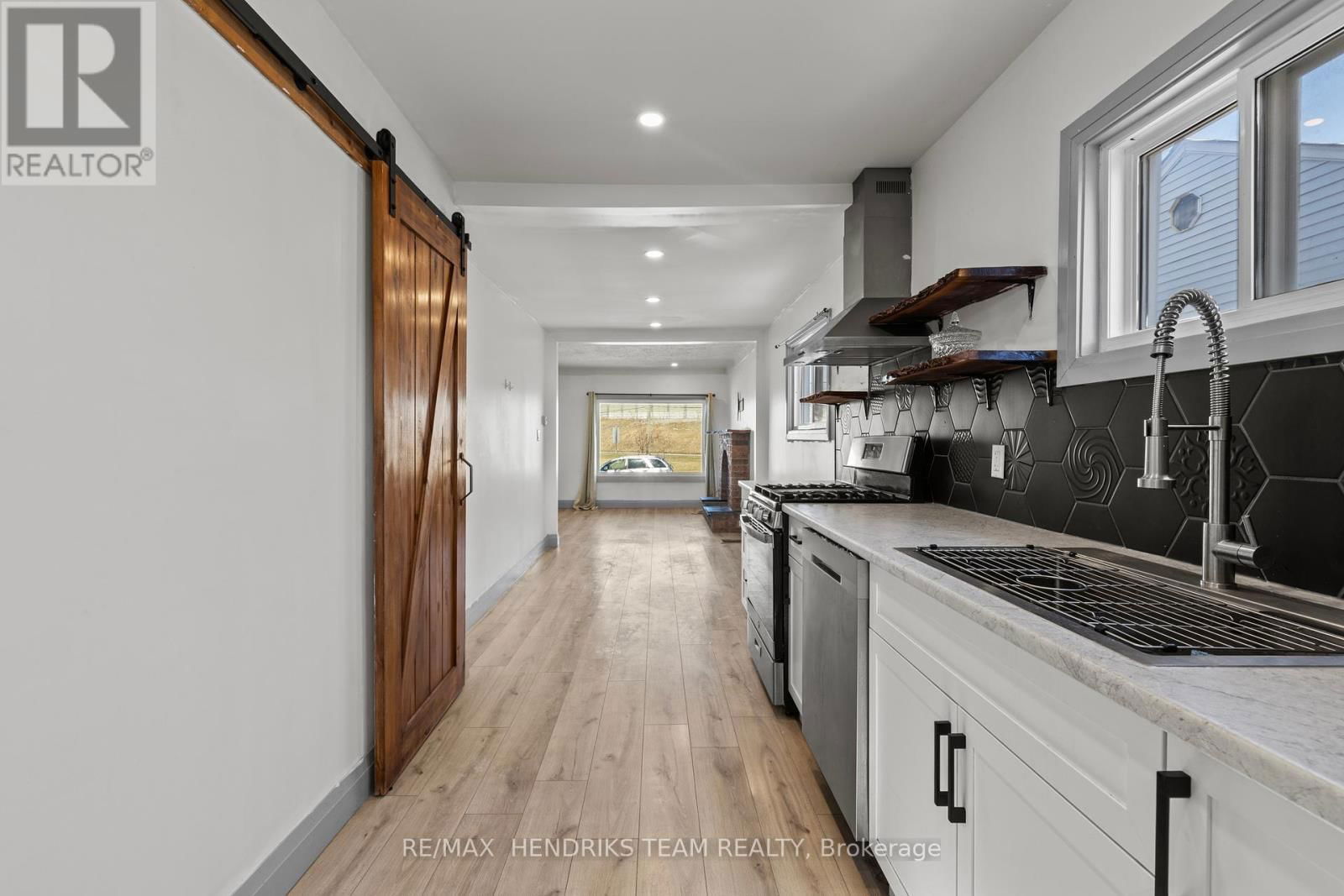 14 ELMWOOD AVENUE Image 13