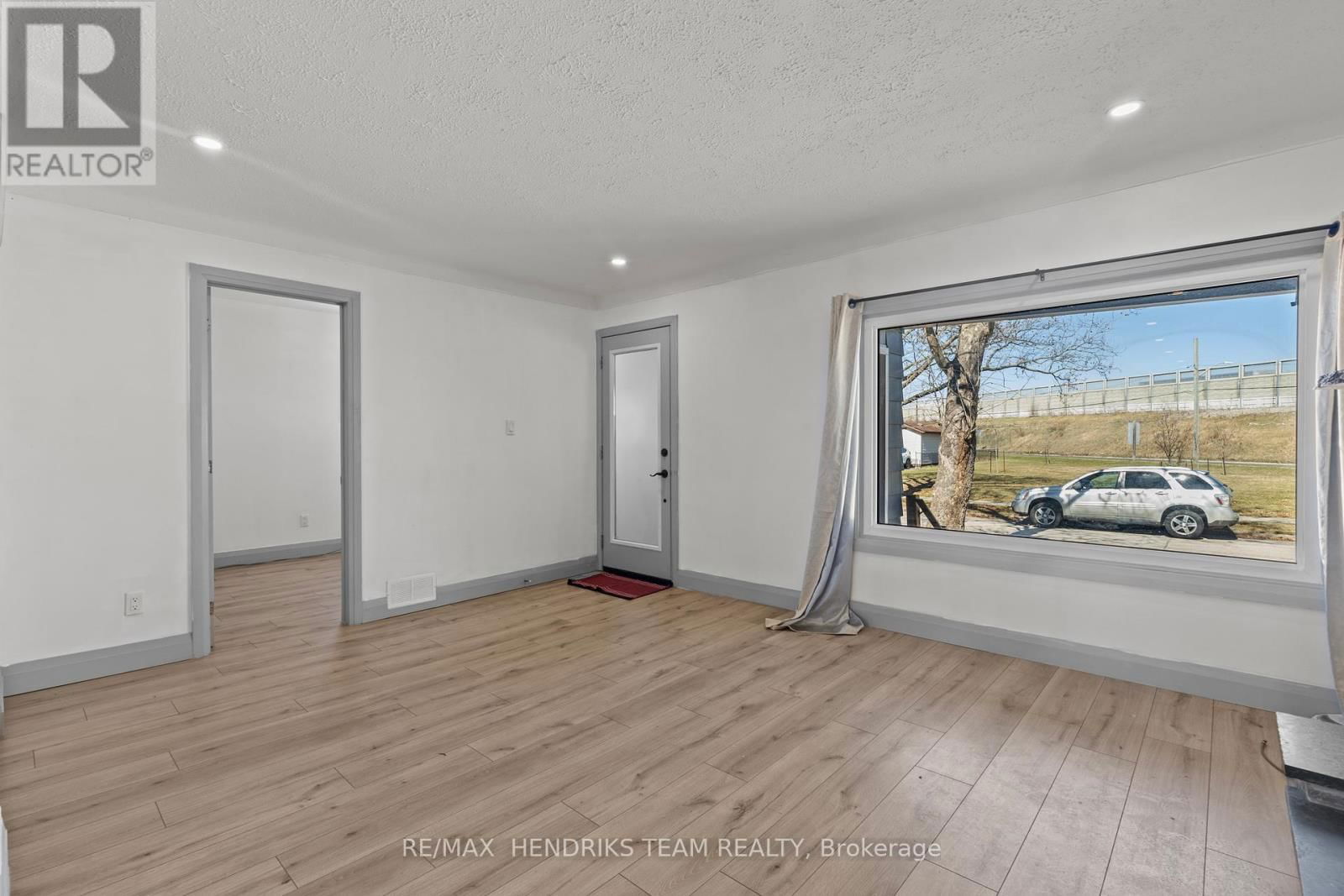 14 ELMWOOD AVENUE Image 21