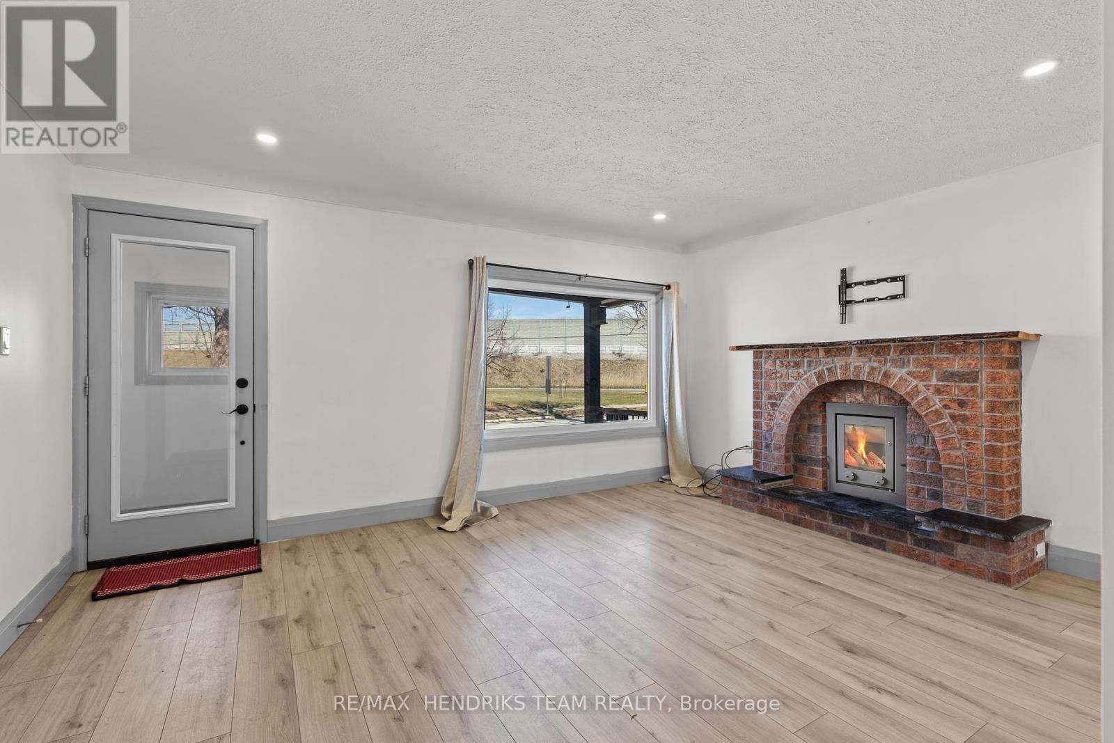 14 ELMWOOD AVENUE Image 23
