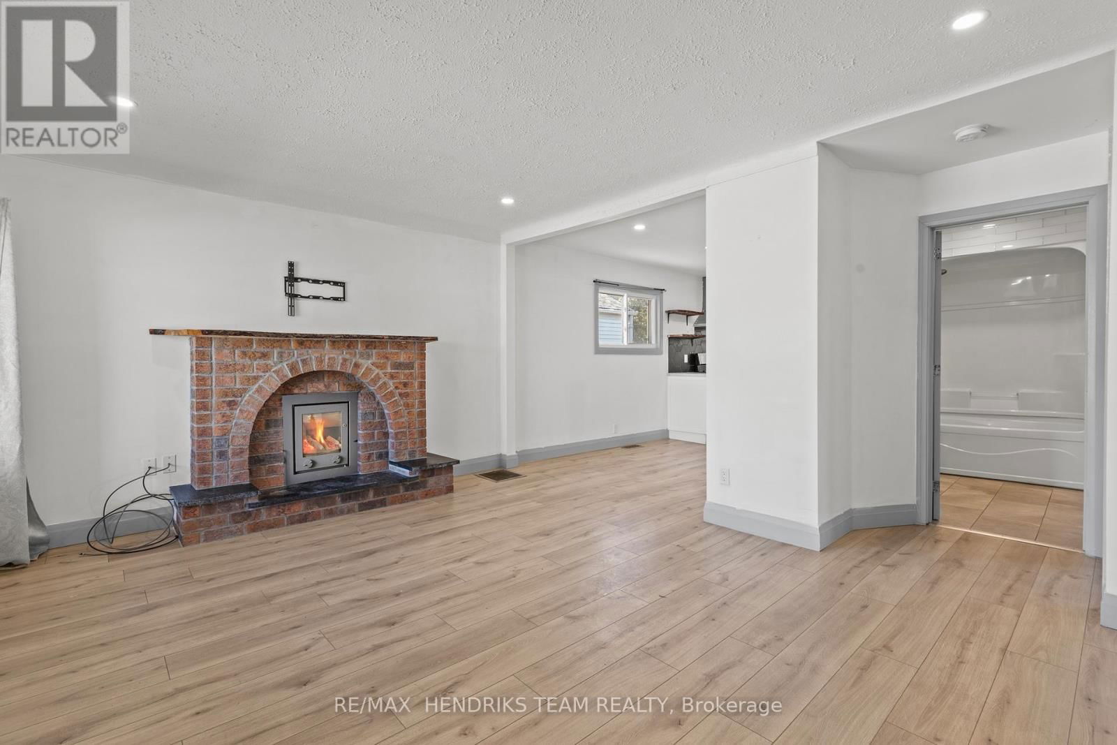 14 ELMWOOD AVENUE Image 24