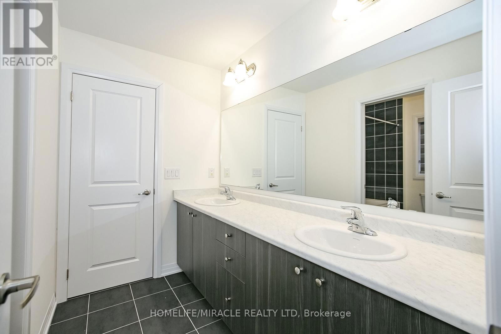 113 RAFTIS STREET Image 36