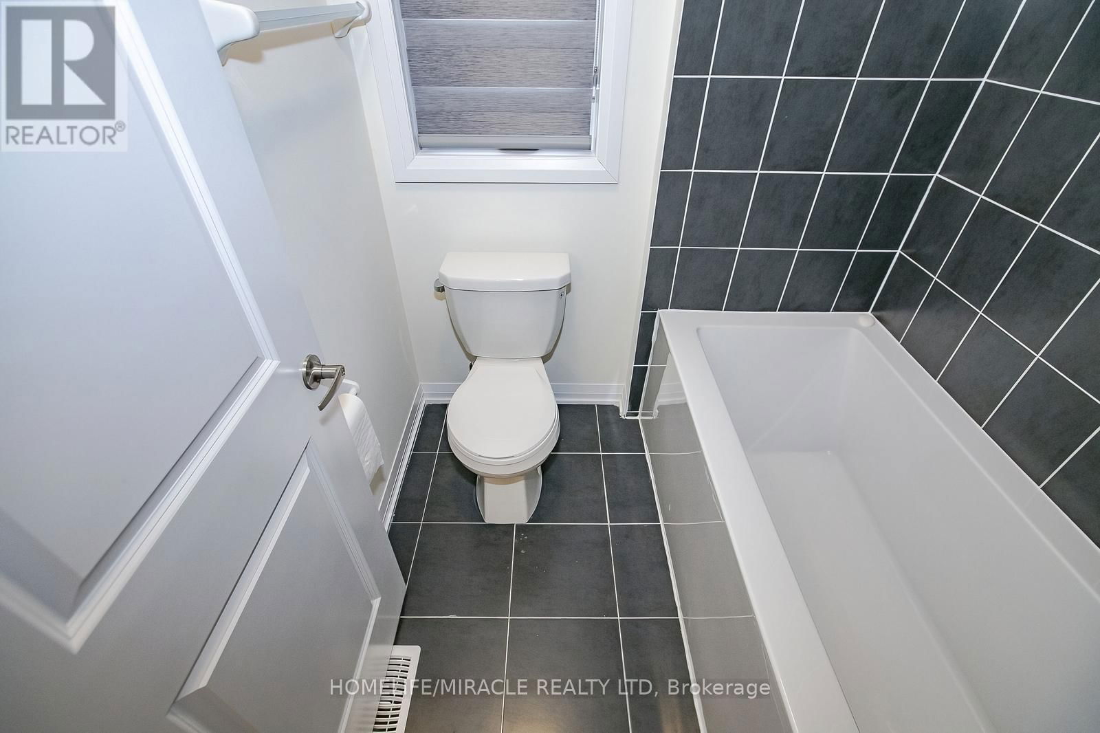 113 RAFTIS STREET Image 38