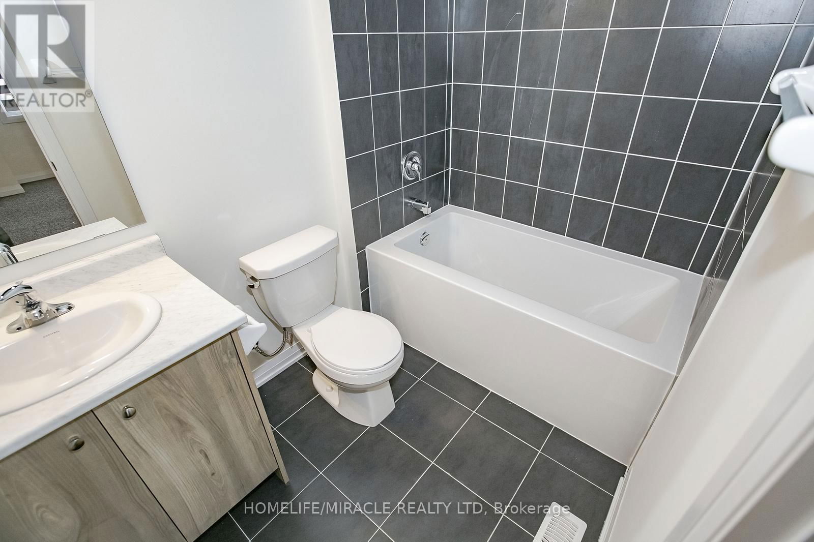 113 RAFTIS STREET Image 46