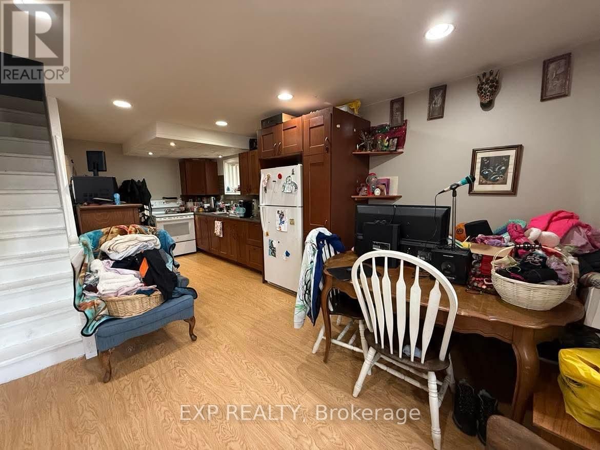 217 VICTORIA STREET Image 10