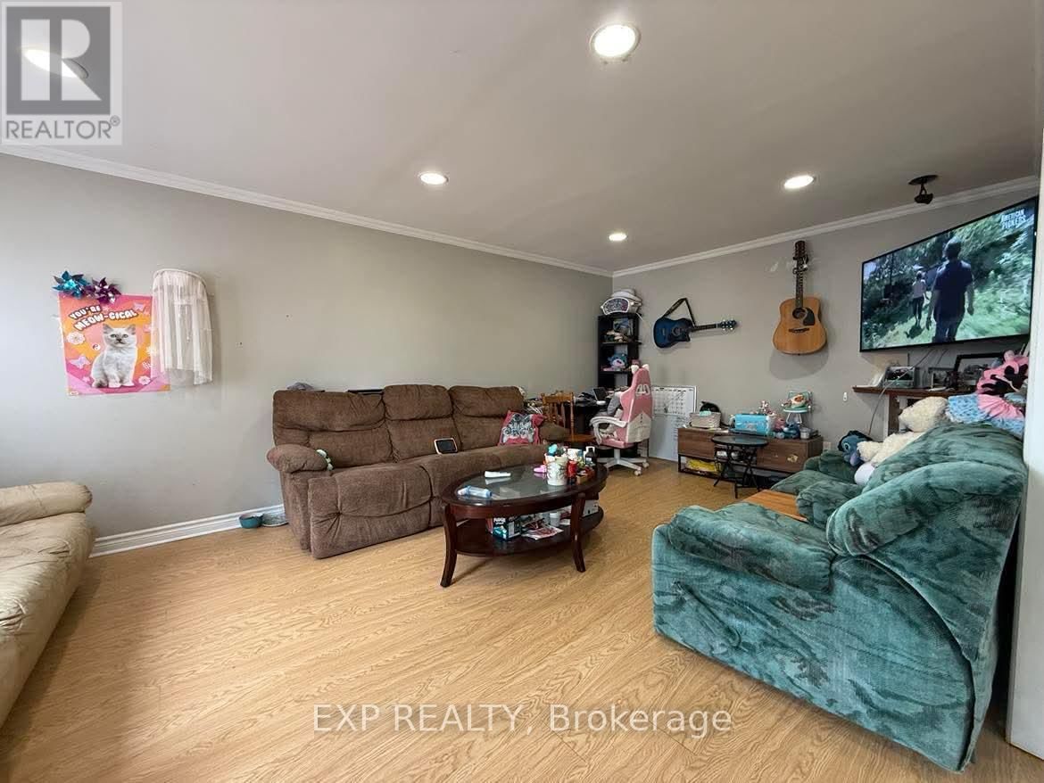 217 VICTORIA STREET Image 12
