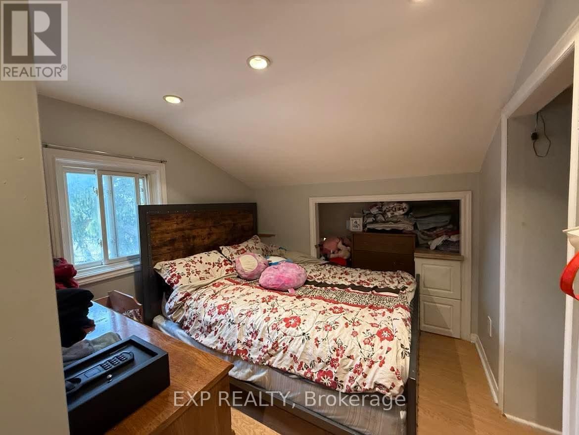 217 VICTORIA STREET Image 16