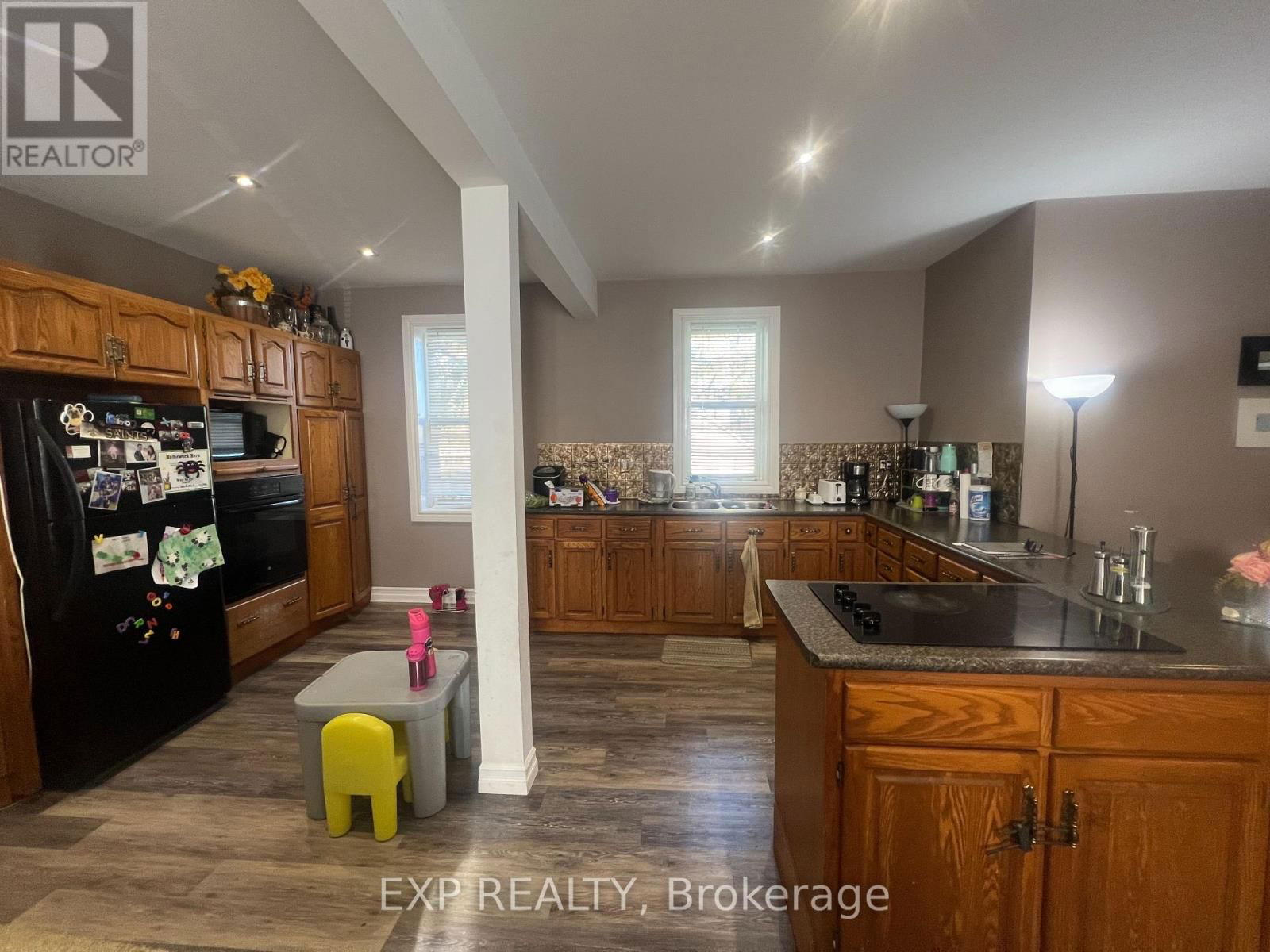 217 VICTORIA STREET Image 3