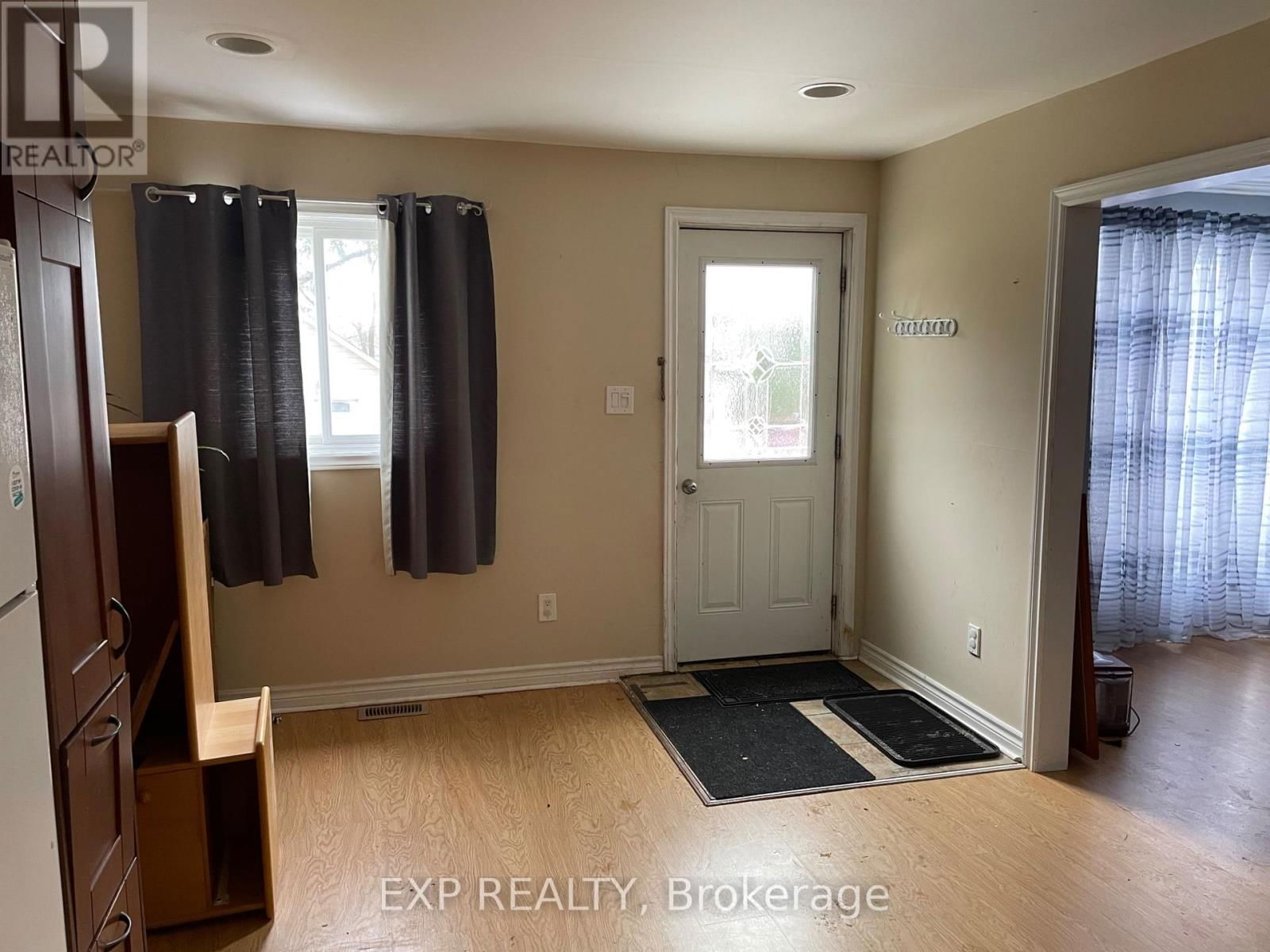 217 VICTORIA STREET Image 8