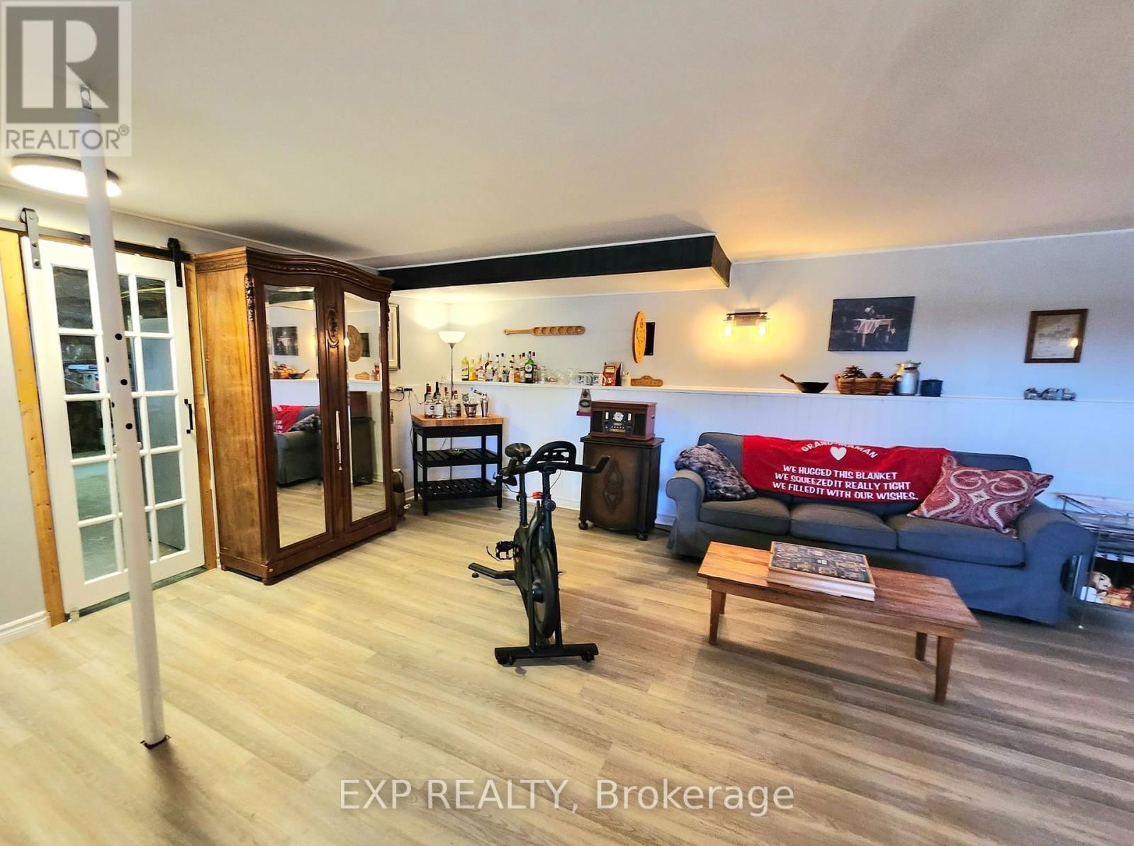 4020 GLEN SMAIL ROAD Image 30