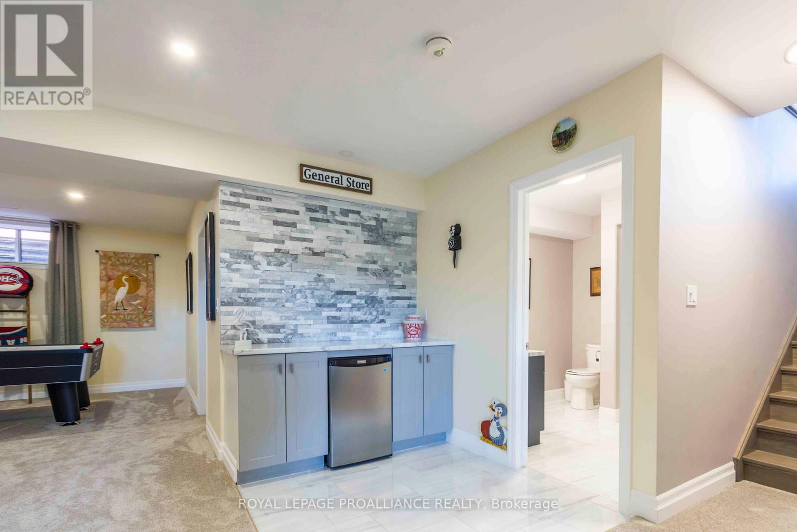 1 BEL AIR CRESCENT Image 30
