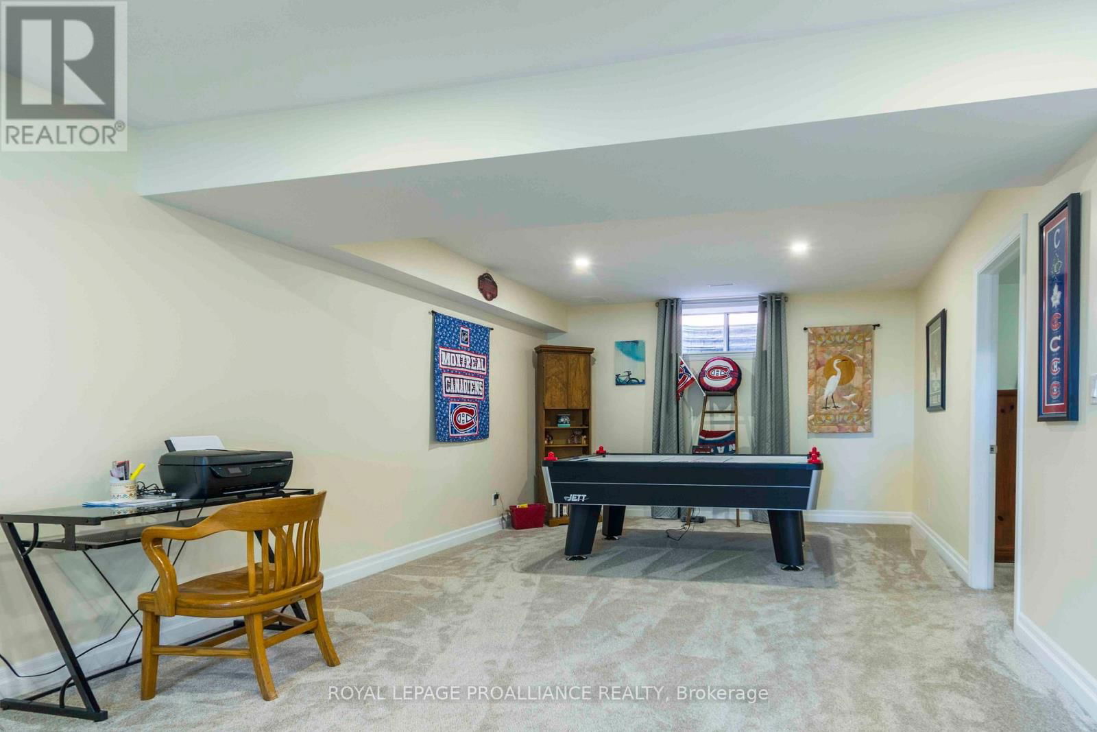 1 BEL AIR CRESCENT Image 31