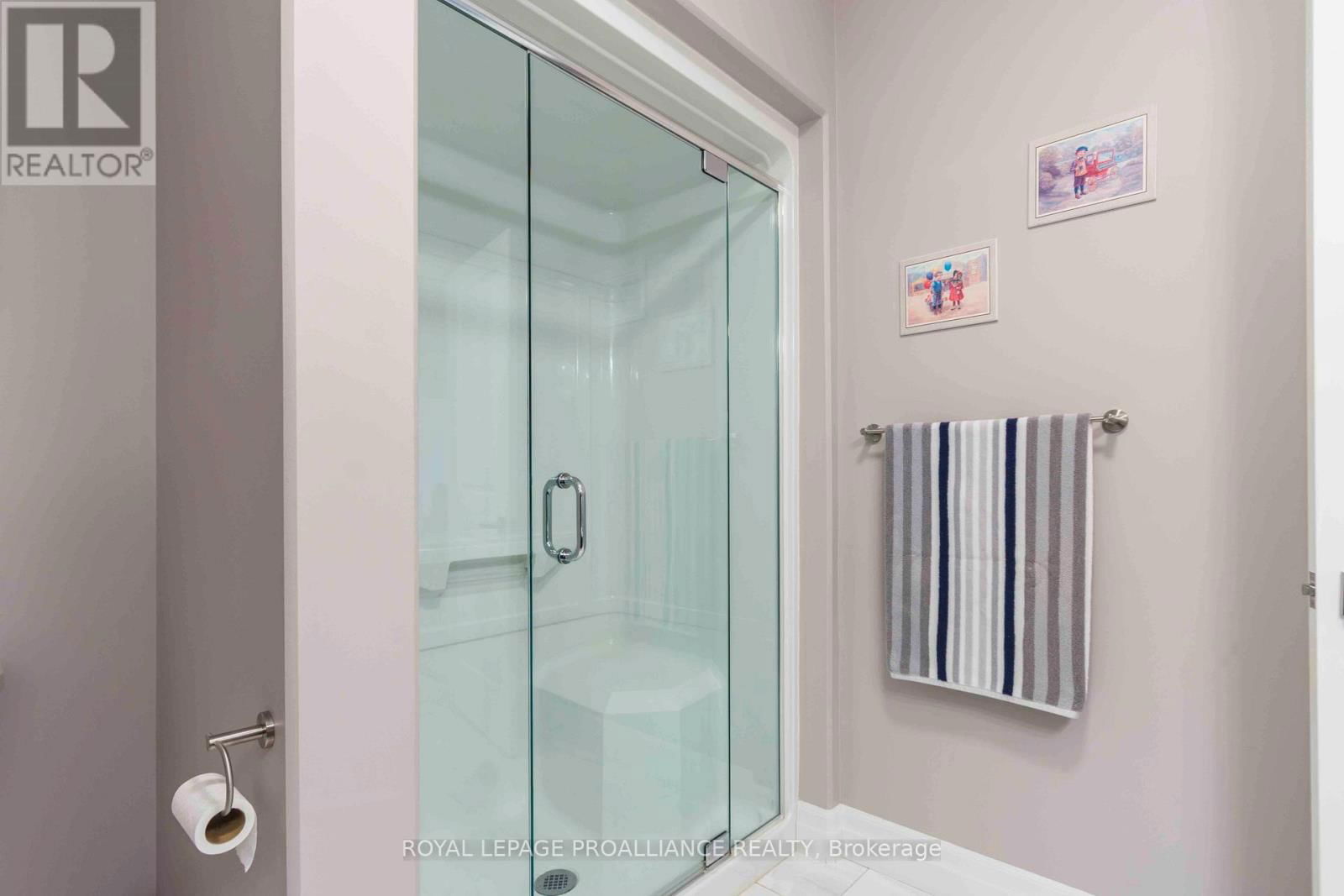 1 BEL AIR CRESCENT Image 35