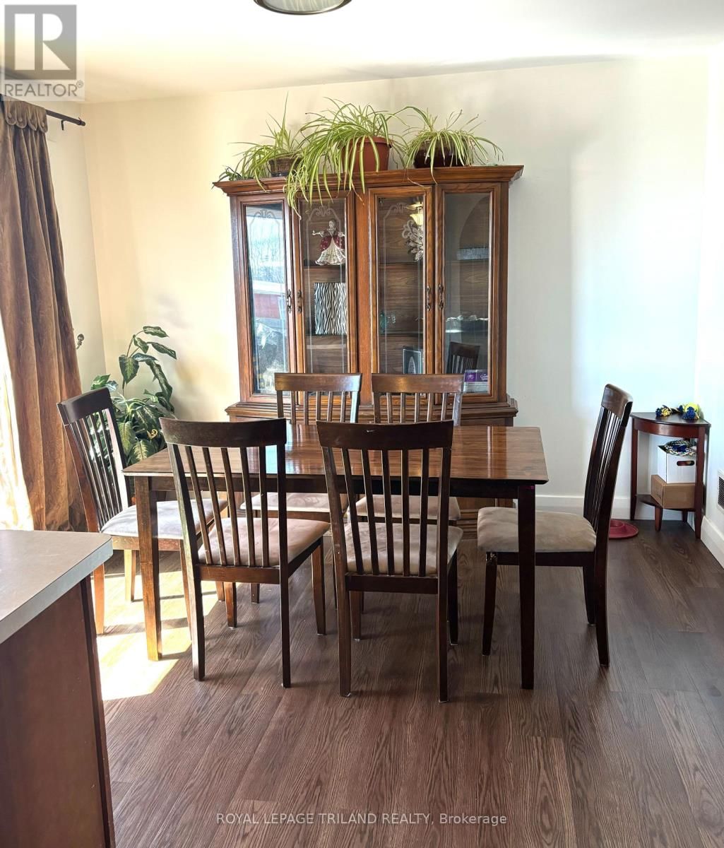 2311 DUNDAS STREET Image 6