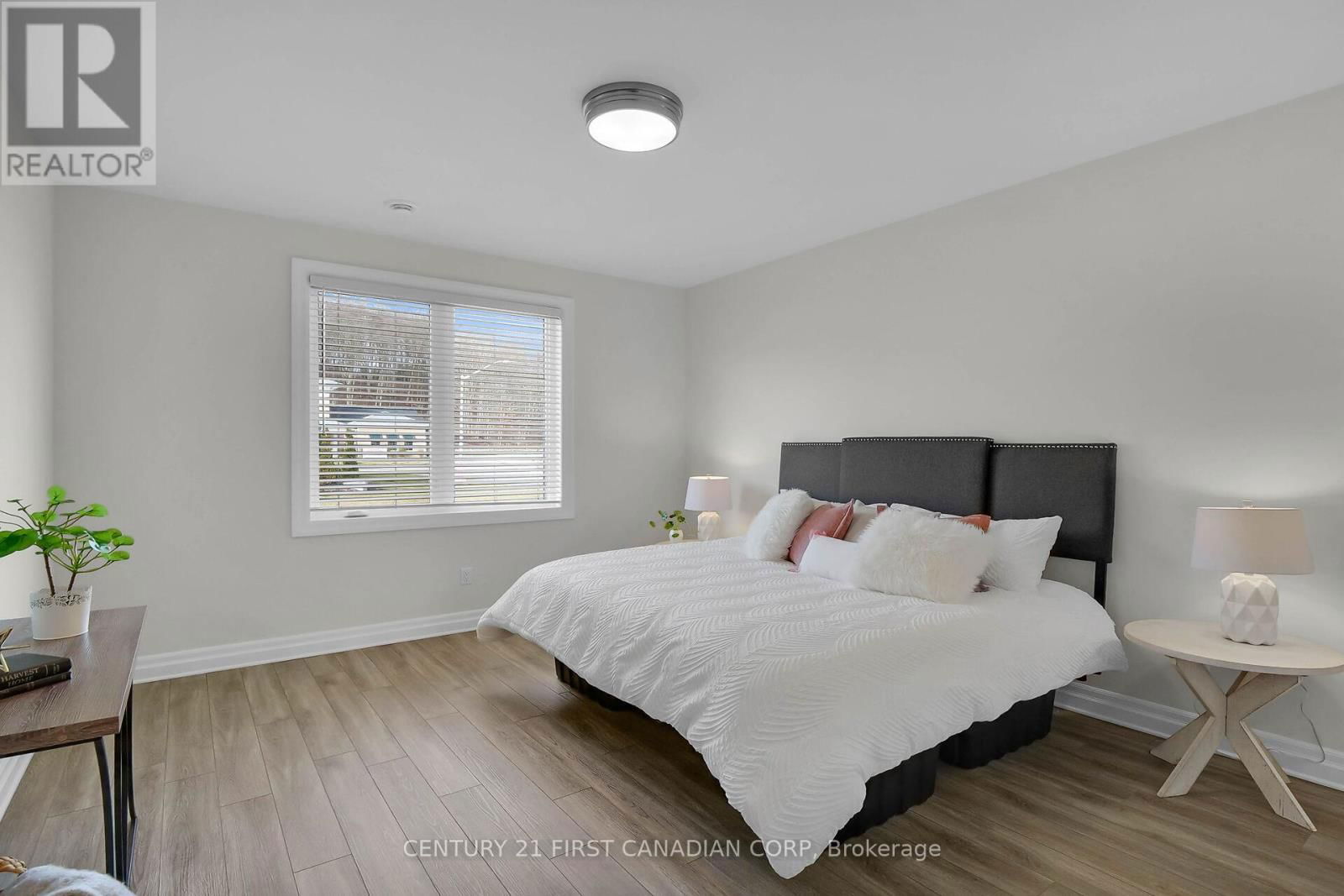 403 BREAKWATER BOULEVARD Image 14
