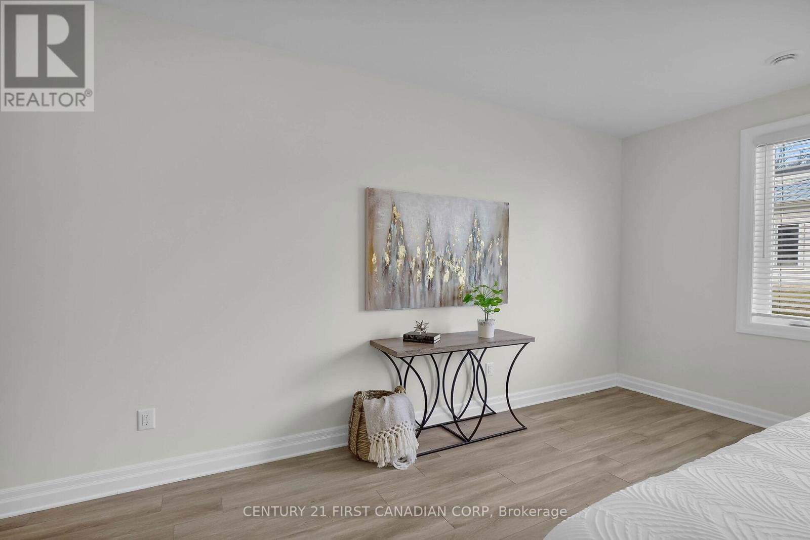 403 BREAKWATER BOULEVARD Image 15
