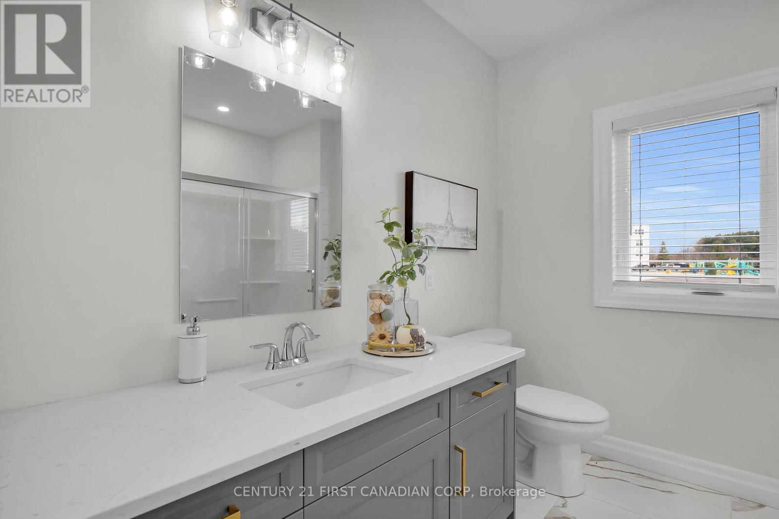 403 BREAKWATER BOULEVARD Image 16