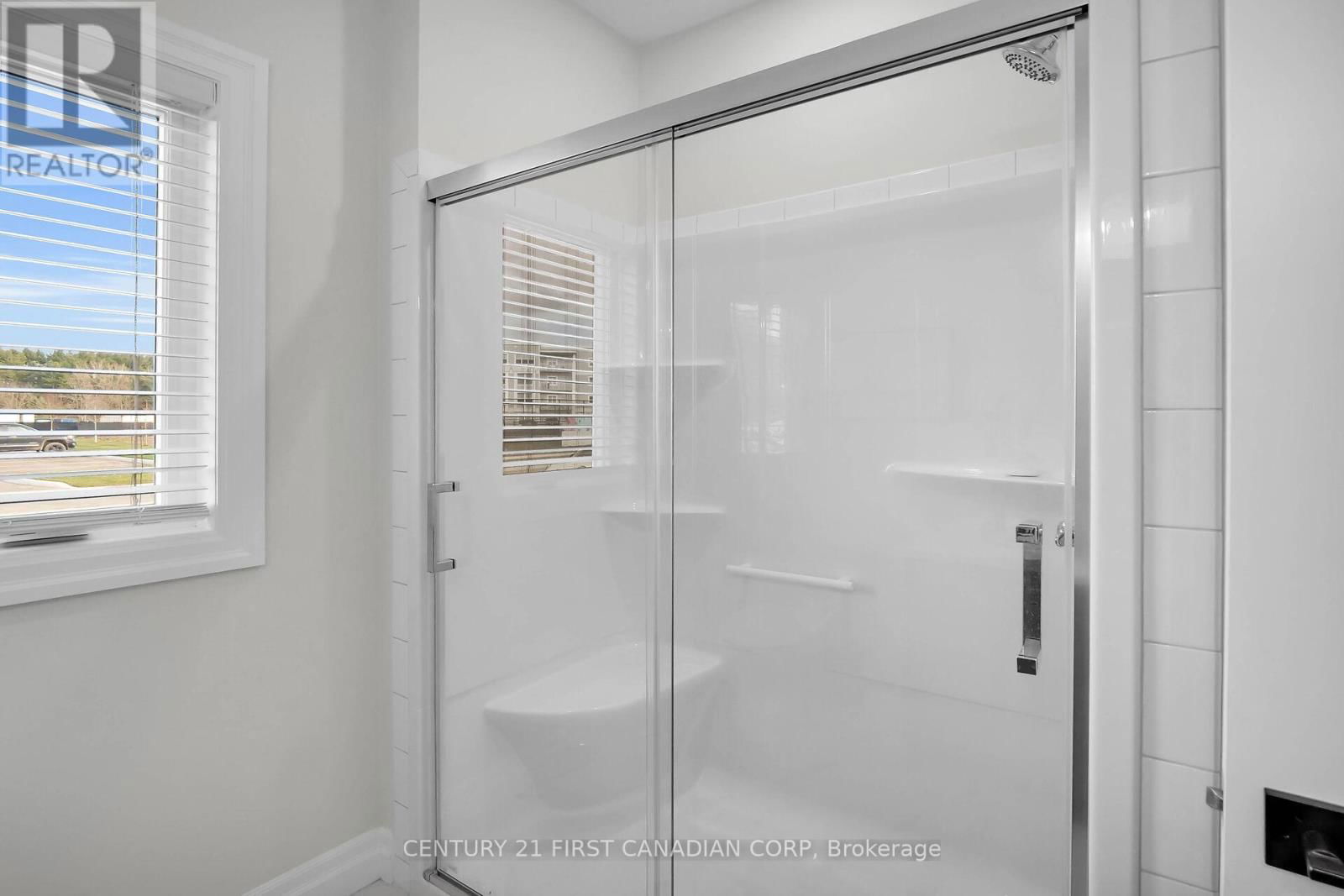 403 BREAKWATER BOULEVARD Image 17
