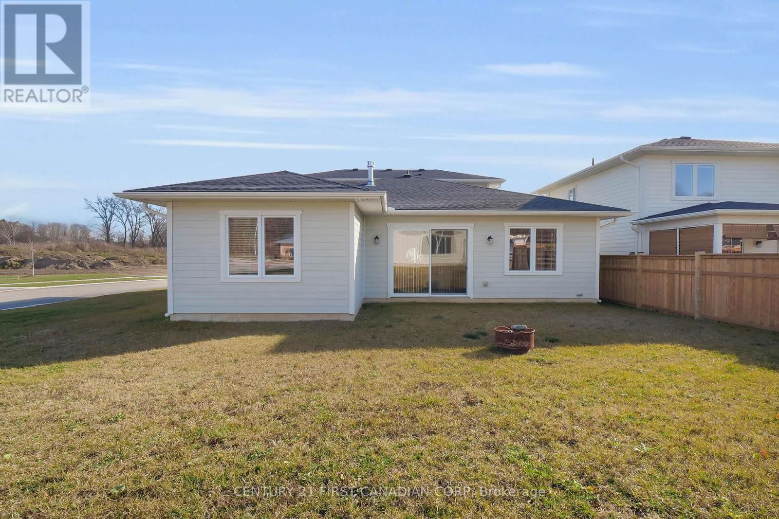 403 BREAKWATER BOULEVARD Image 24