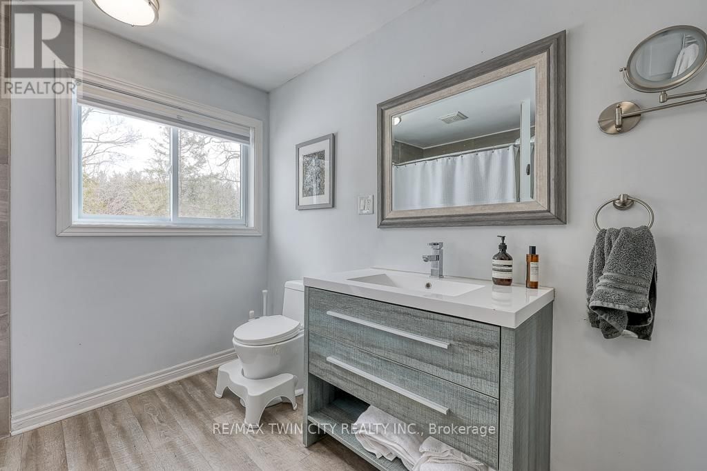 395 HOLMES STREET Image 16