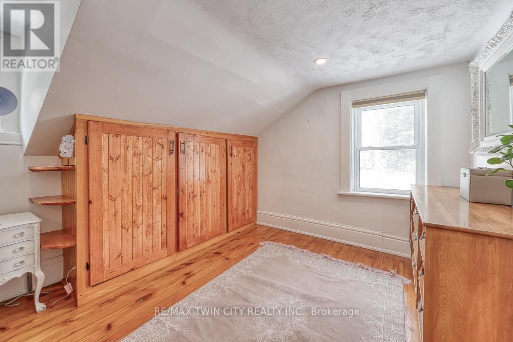 395 HOLMES STREET Image 23