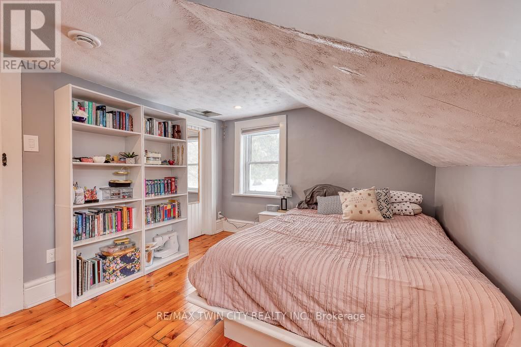 395 HOLMES STREET Image 27