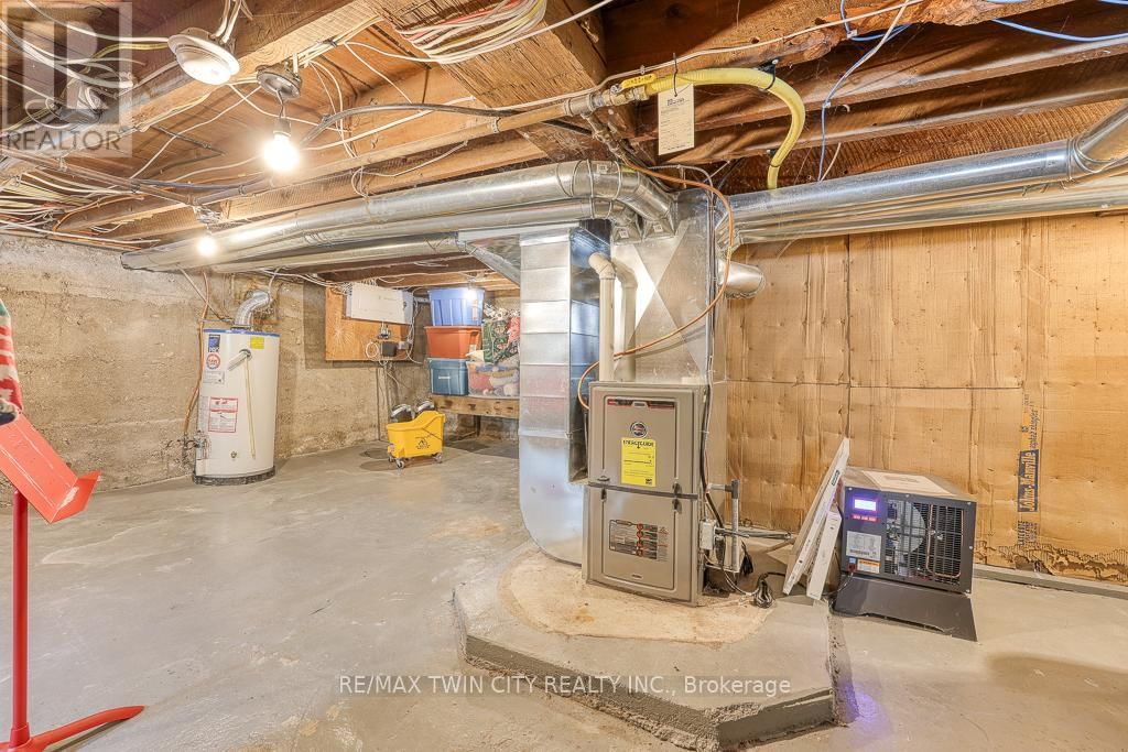 395 HOLMES STREET Image 30