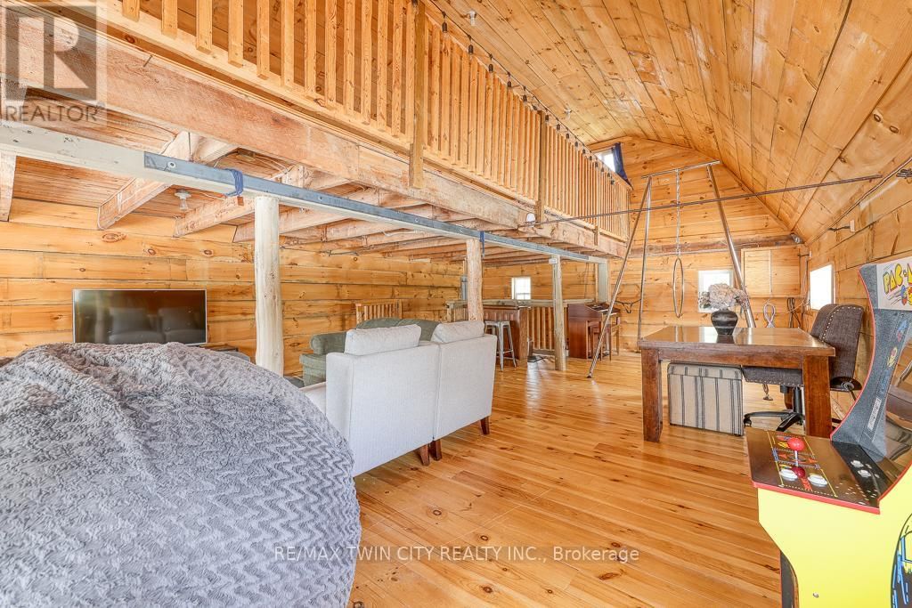 395 HOLMES STREET Image 35
