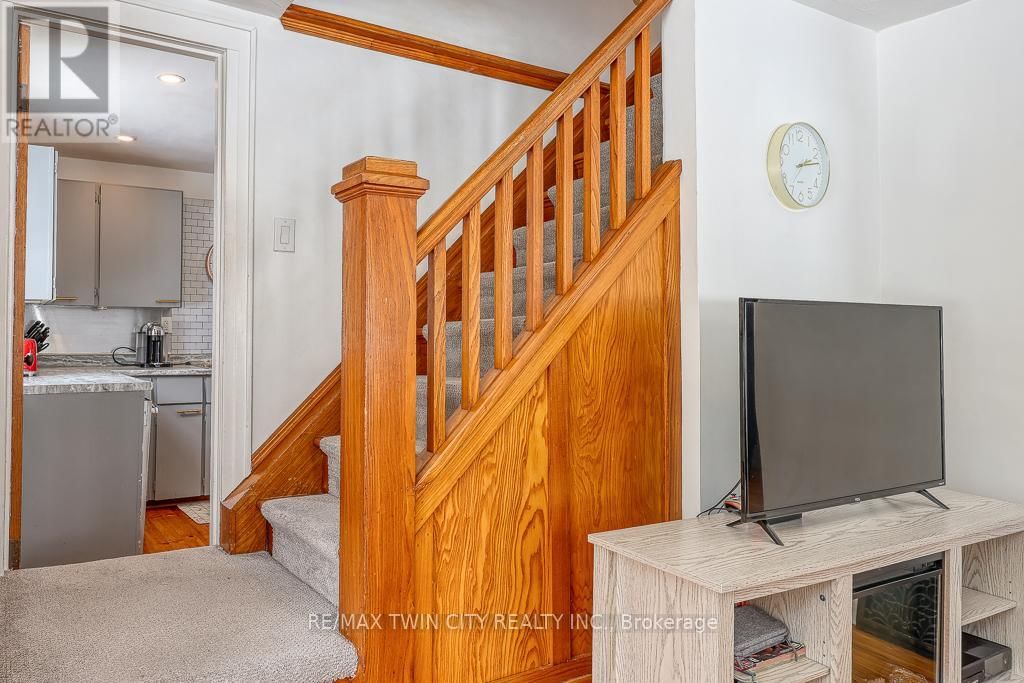 395 HOLMES STREET Image 6