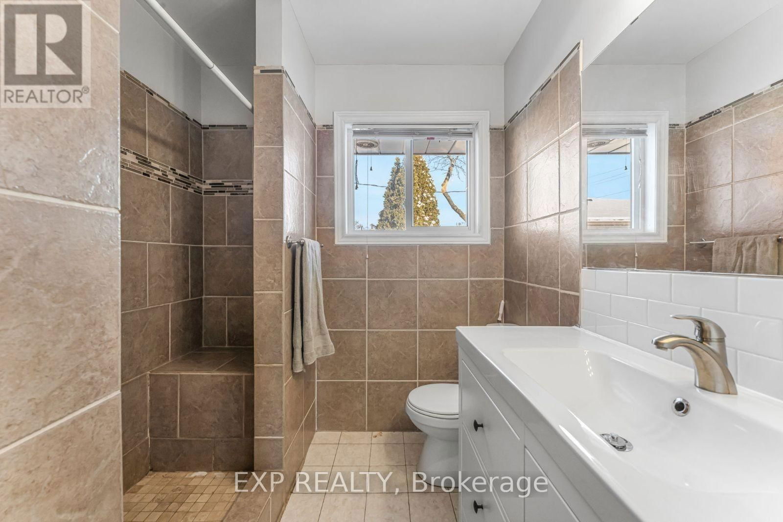 162 RYERSON STREET Image 11