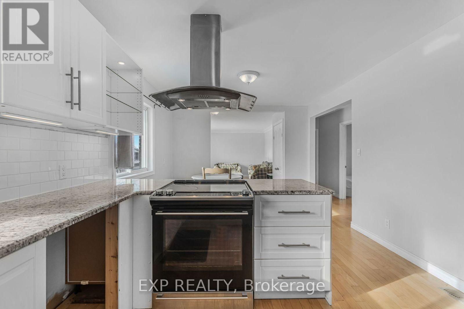162 RYERSON STREET Image 8