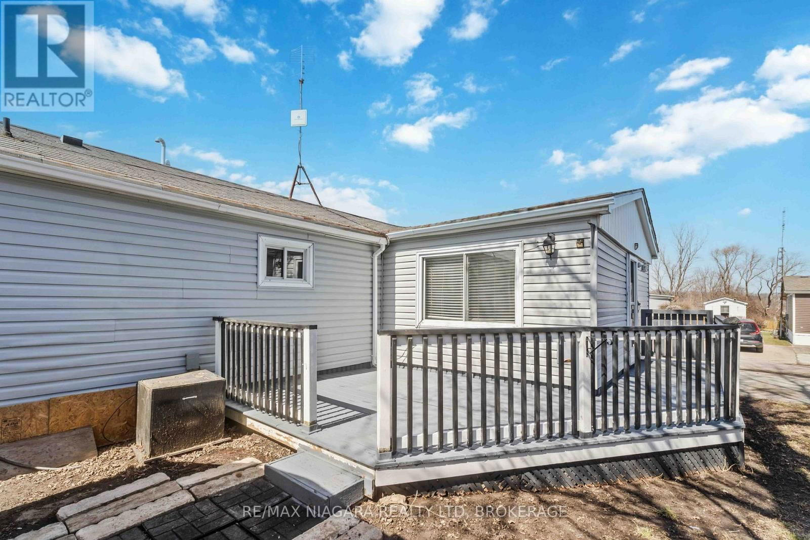 21 - 2175 MEWBURN ROAD Image 32